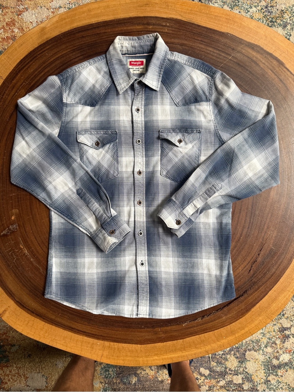 Wrangler Men's Blue and White Plaid Button Up Shirt